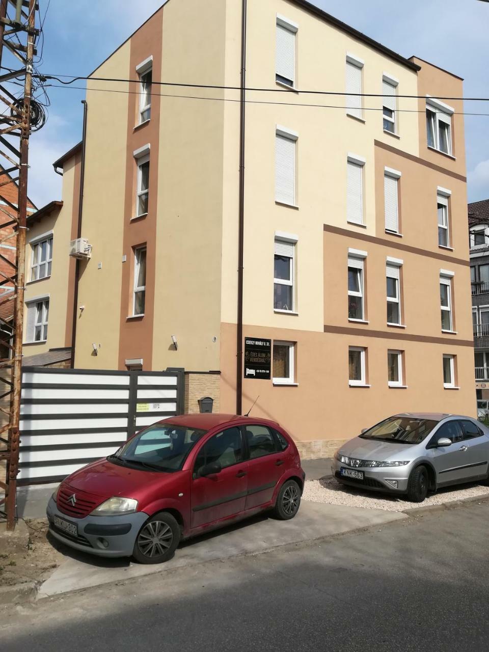 Edes Alom Guesthouse Szeged Exterior photo